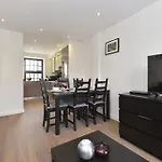 Kings Cross Superior Nike Apartment